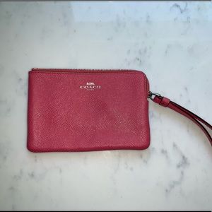 Stunning Coach hand wallet clutch pink